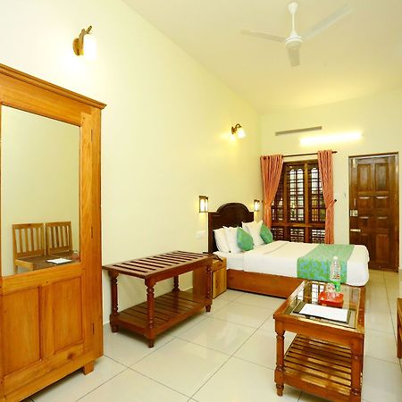 Oyo 12937 Hotel Periyar Canopy Thekkady Bagian luar foto
