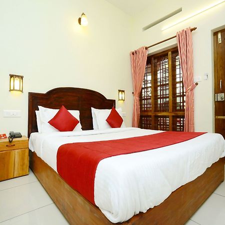 Oyo 12937 Hotel Periyar Canopy Thekkady Bagian luar foto