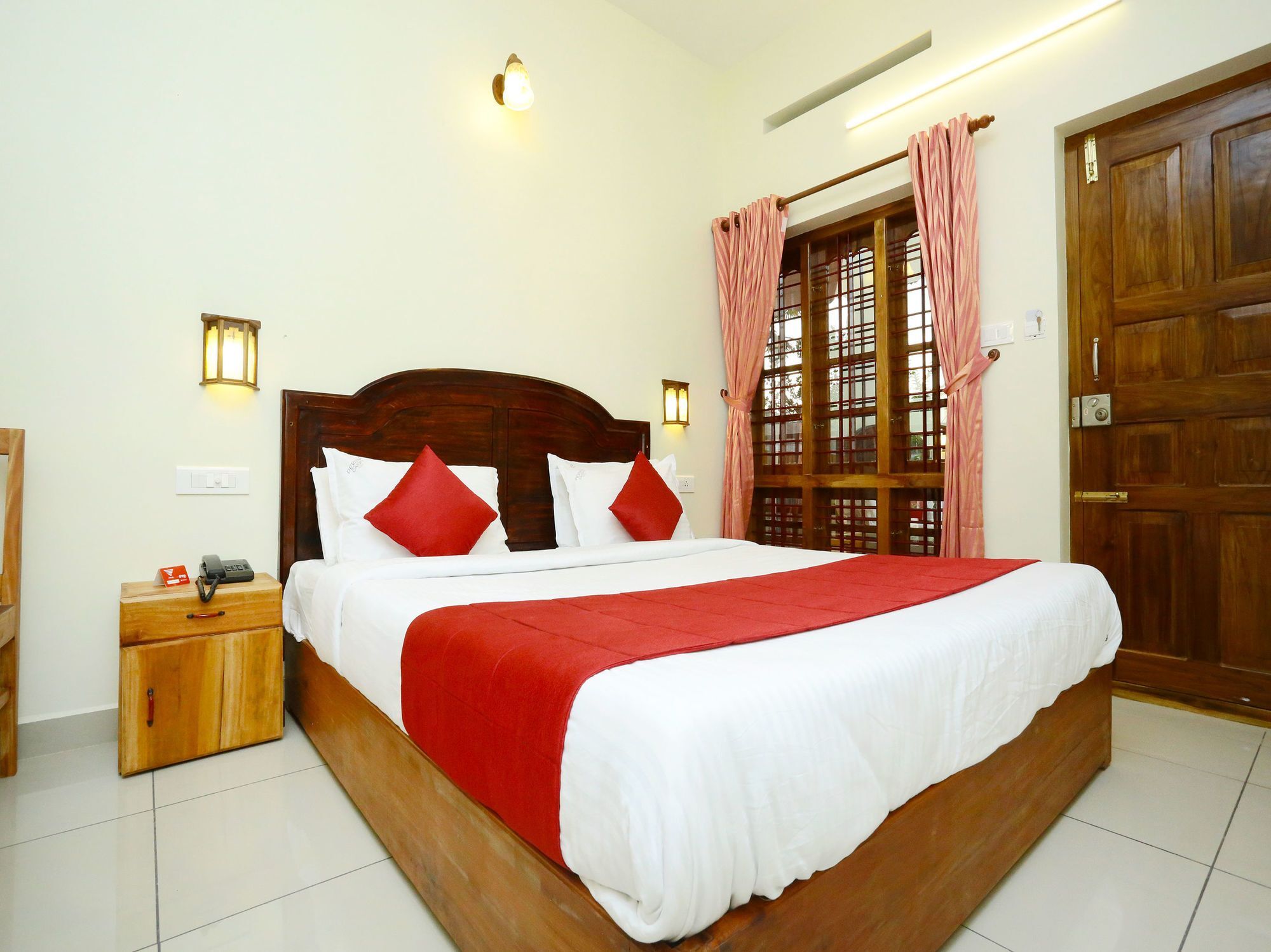 Oyo 12937 Hotel Periyar Canopy Thekkady Bagian luar foto