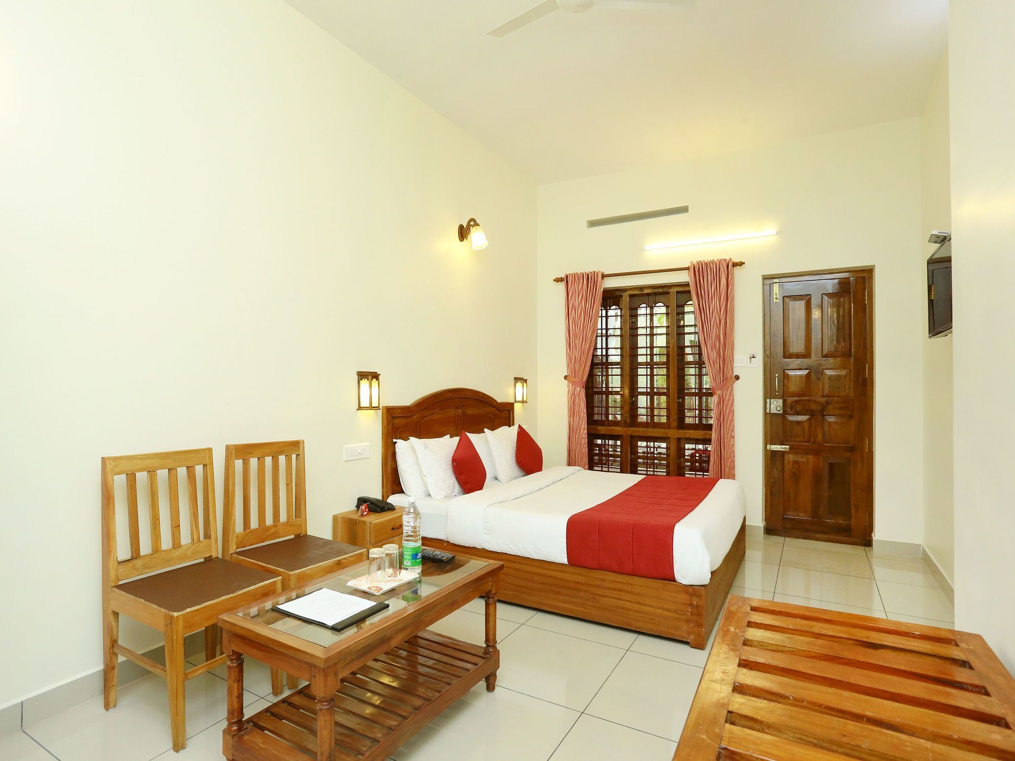 Oyo 12937 Hotel Periyar Canopy Thekkady Bagian luar foto