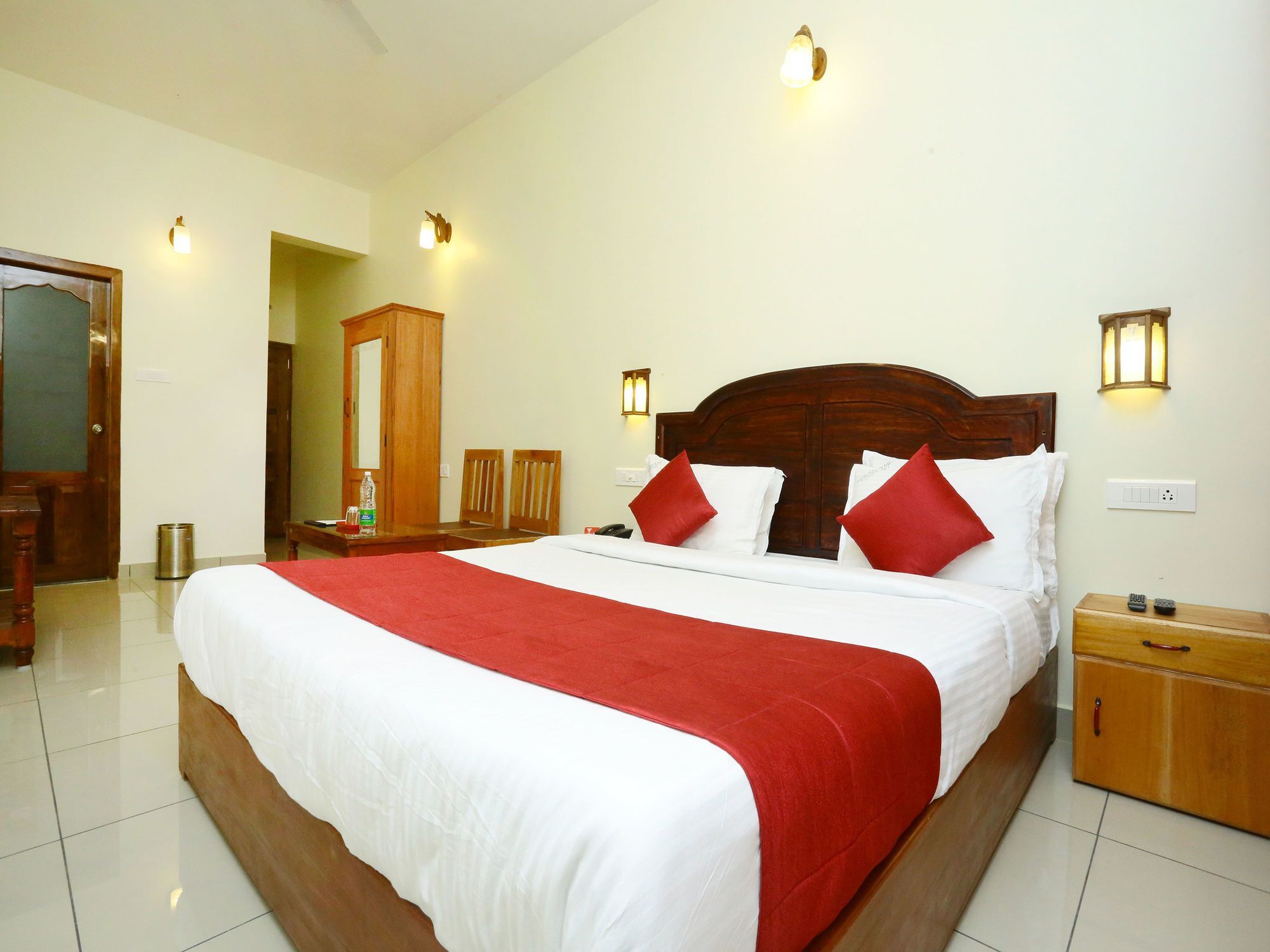 Oyo 12937 Hotel Periyar Canopy Thekkady Bagian luar foto